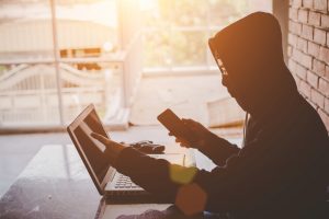 haker bezpieczenstwo w sieci