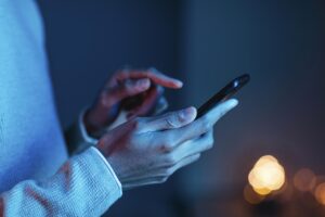 smartfon z kartą sim
