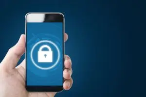 kłódka na smartfonie